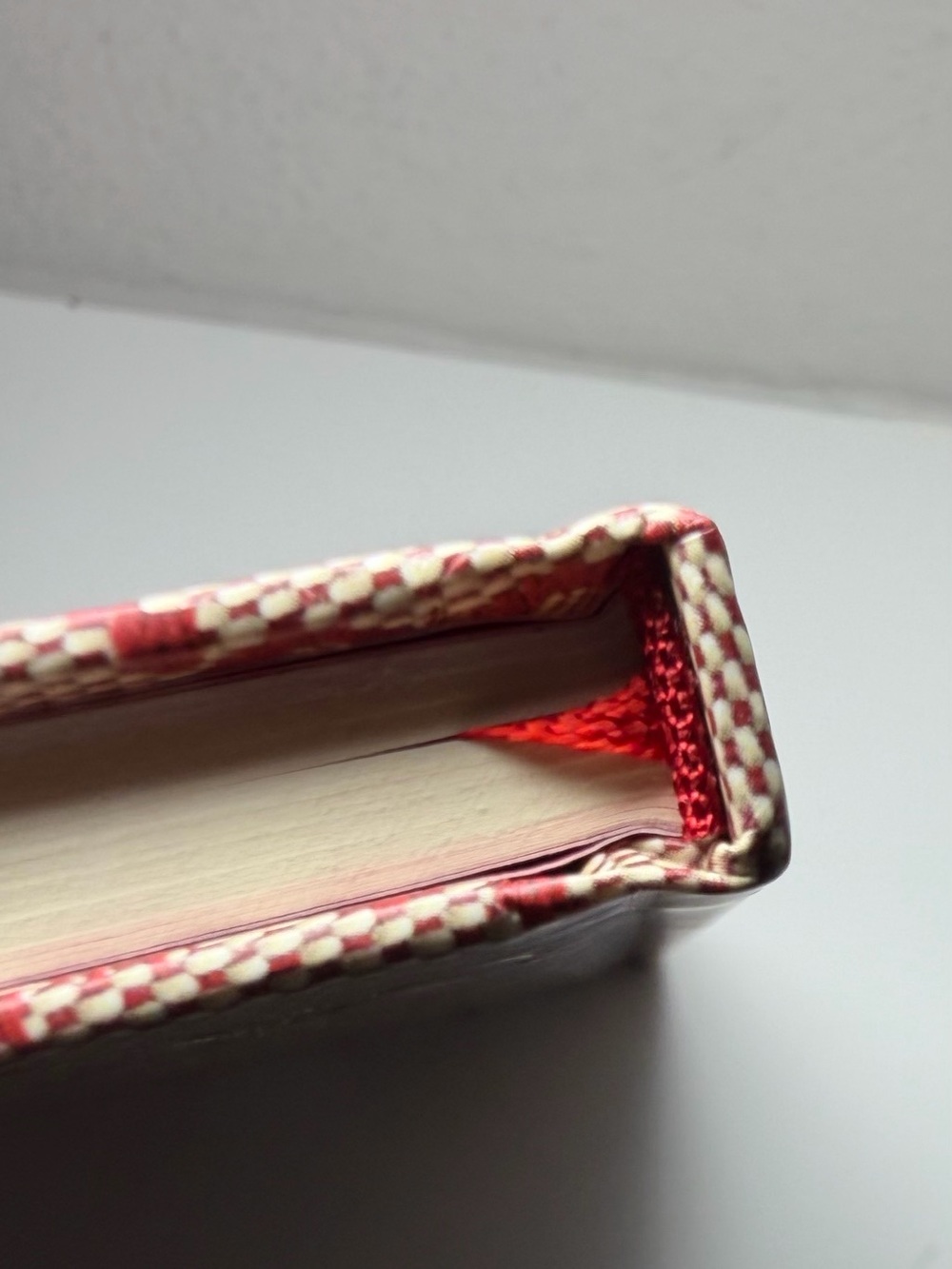 Gucci Beige Canvas with Red GG Monogram Notebook - Picture 5 of 15